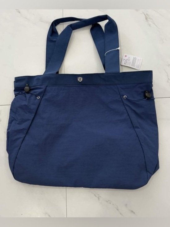 lululemon athletica Handbags - lululemon athletica Deep Navy Everyday Tote